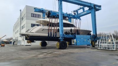 Yacht