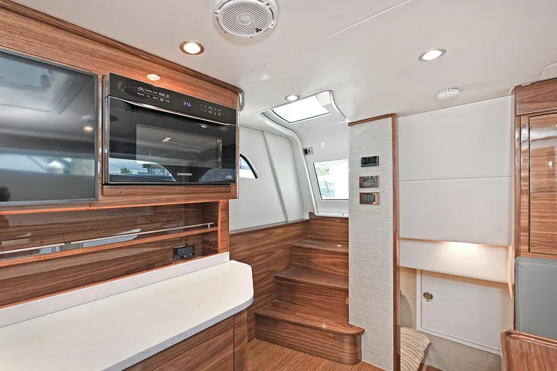 Dealers Choice Yacht Photos Pics 