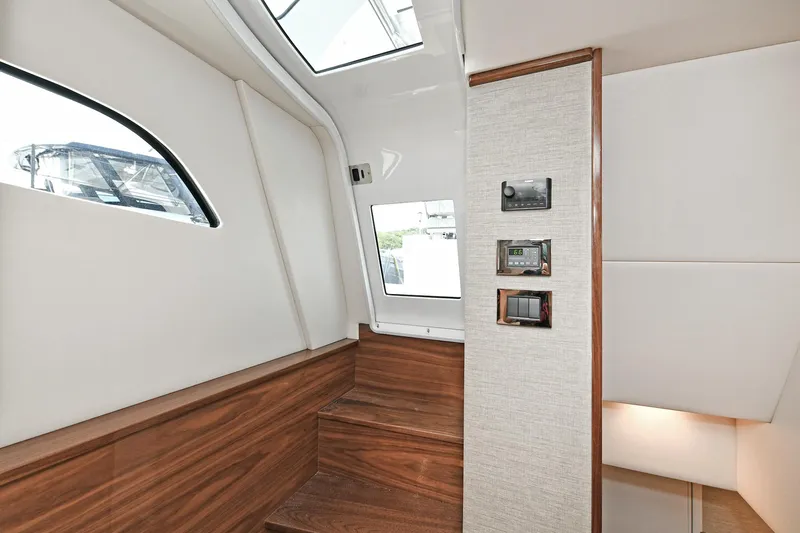 Dealers Choice Yacht Photos Pics 