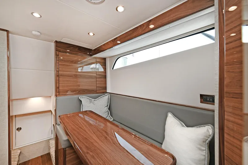 Dealers Choice Yacht Photos Pics 