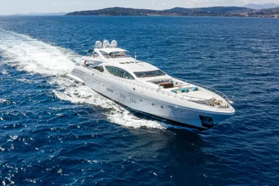 2011 Mangusta 165