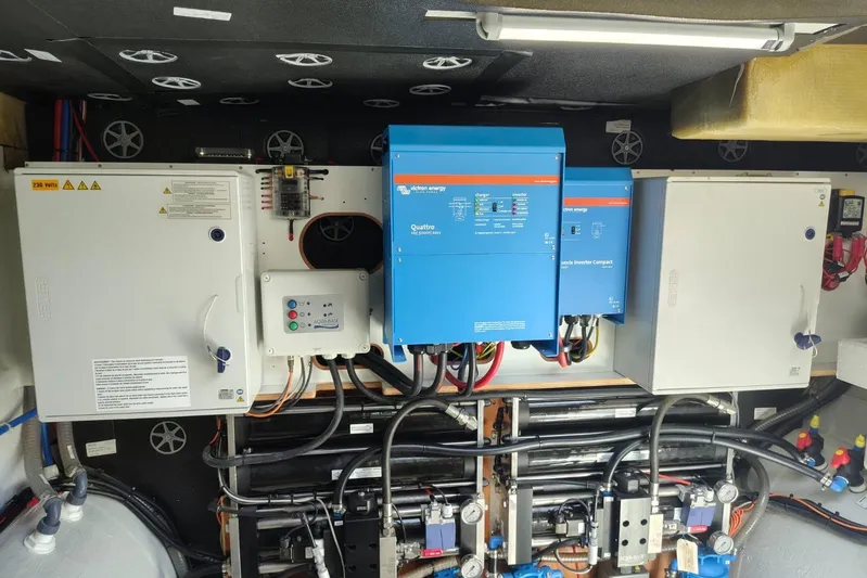 Libert'e Yacht Photos Pics Electrical system of a 2020 Fountaine Pajot MY6 yacht, featuring Victron Energy components.