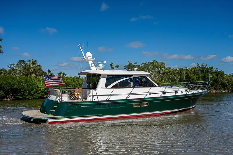Marika Yacht Photos Pics 2011 Hunt Yachts 52 cruising on a sunny day.