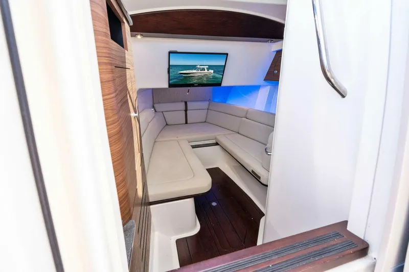 Zoe Yacht Photos Pics 