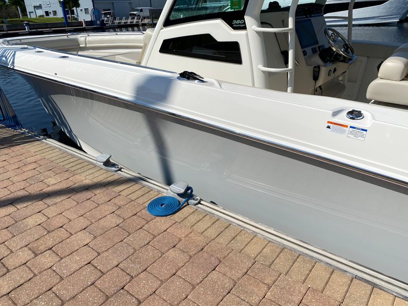 2021 Boston Whaler 380 Outrage
