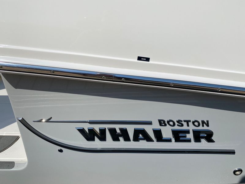 2021 Boston Whaler 380 Outrage
