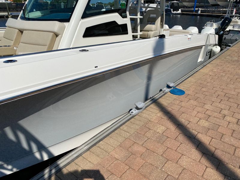 2021 Boston Whaler 380 Outrage