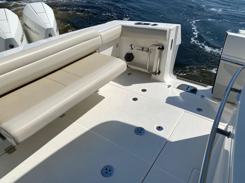 2021 Boston Whaler 380 Outrage