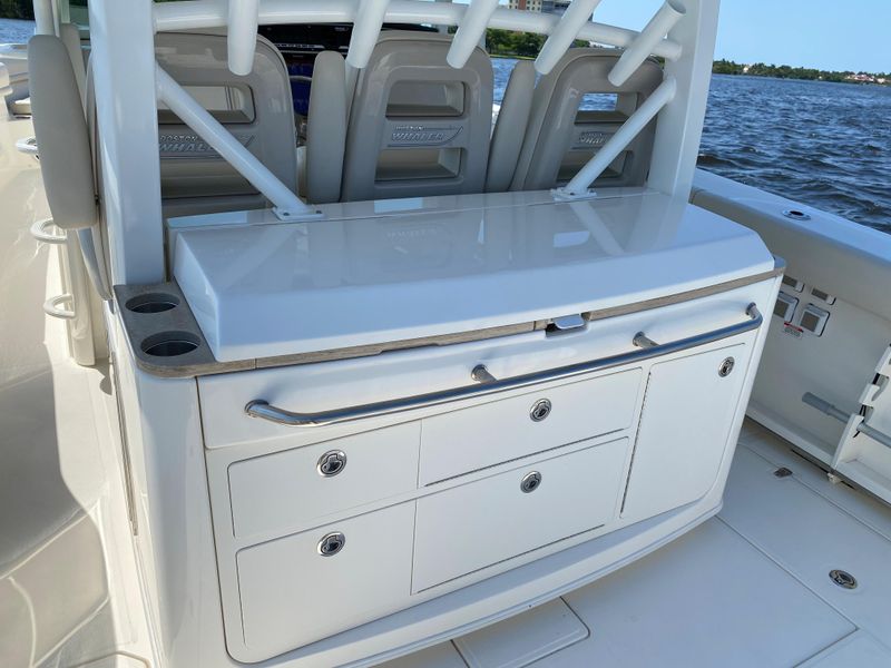 2021 Boston Whaler 380 Outrage