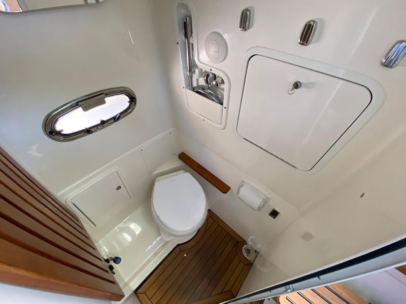 2021 Boston Whaler 380 Outrage