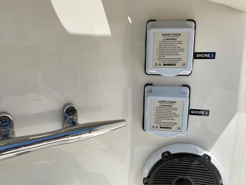 2021 Boston Whaler 380 Outrage