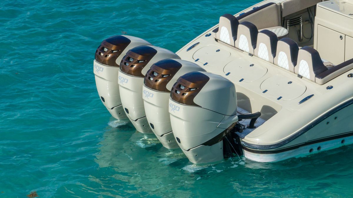 2019 Midnight Express 43 