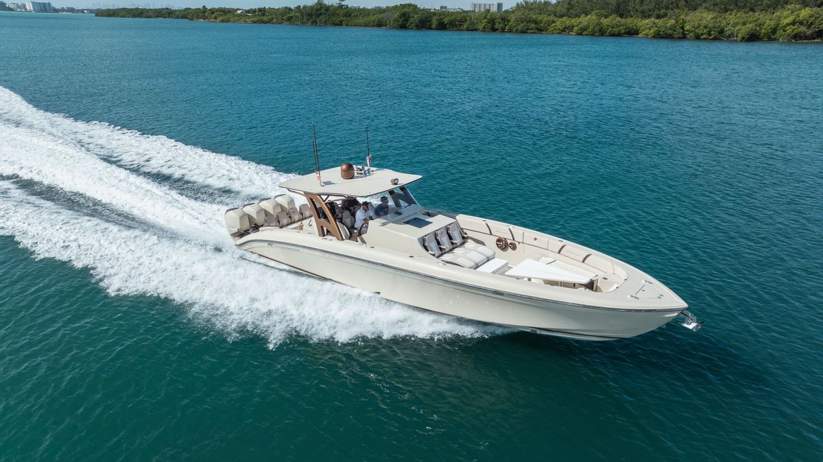 2019 Midnight Express 43 