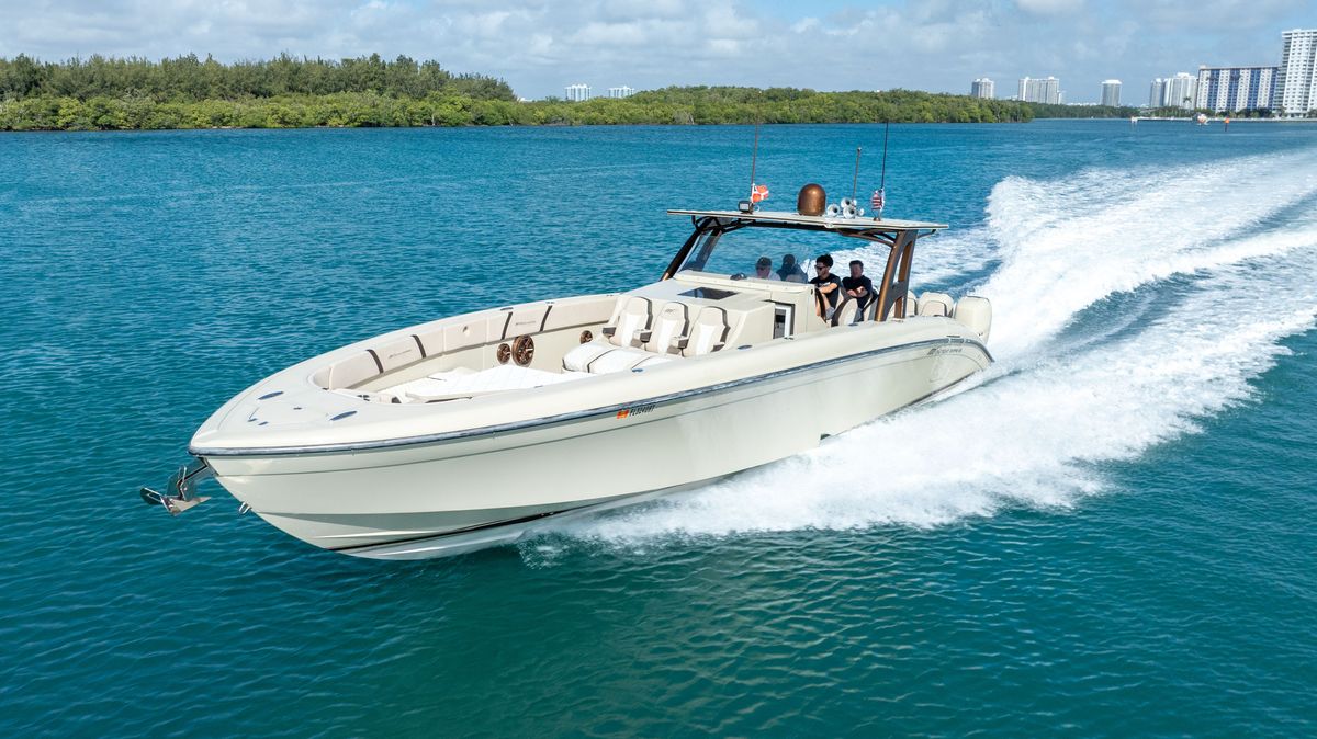 2019 Midnight Express 43 