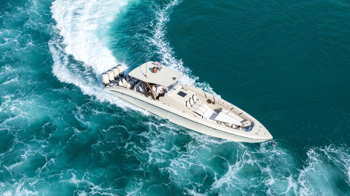 2019 Midnight Express 43 