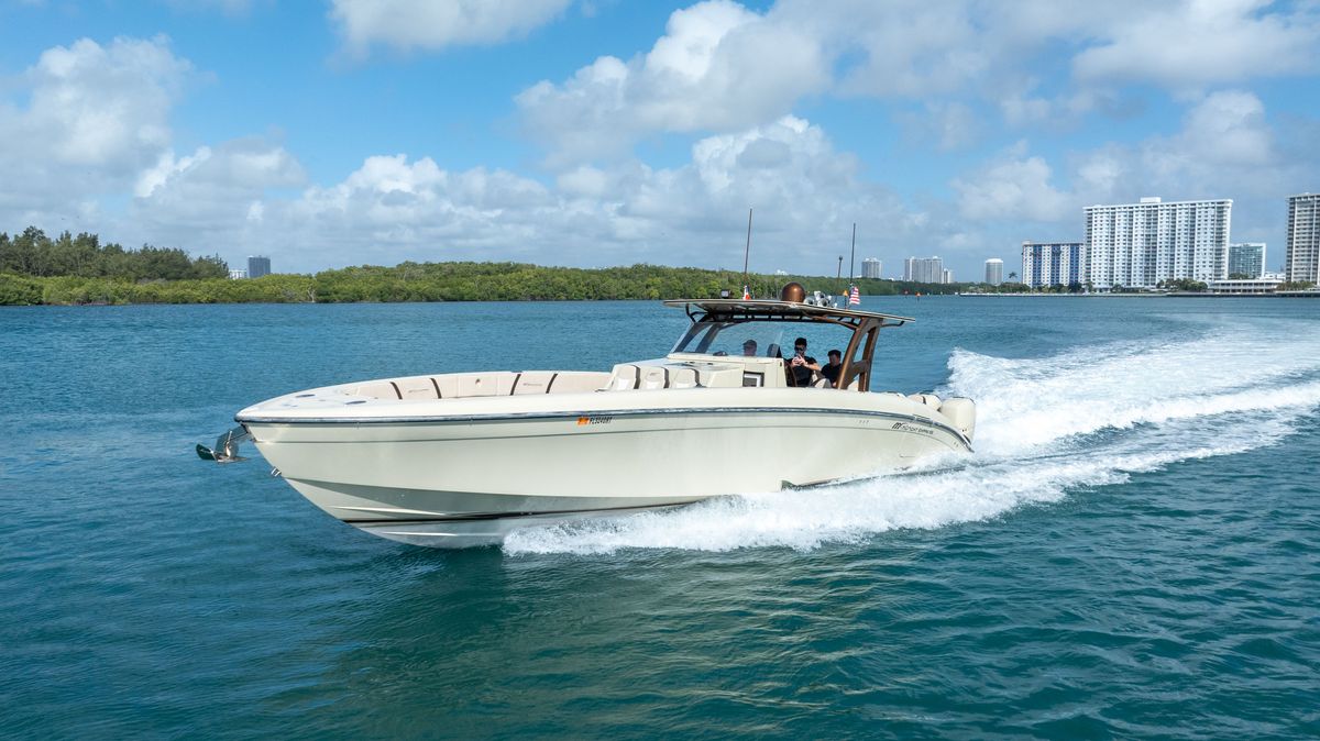 2019 Midnight Express 43 