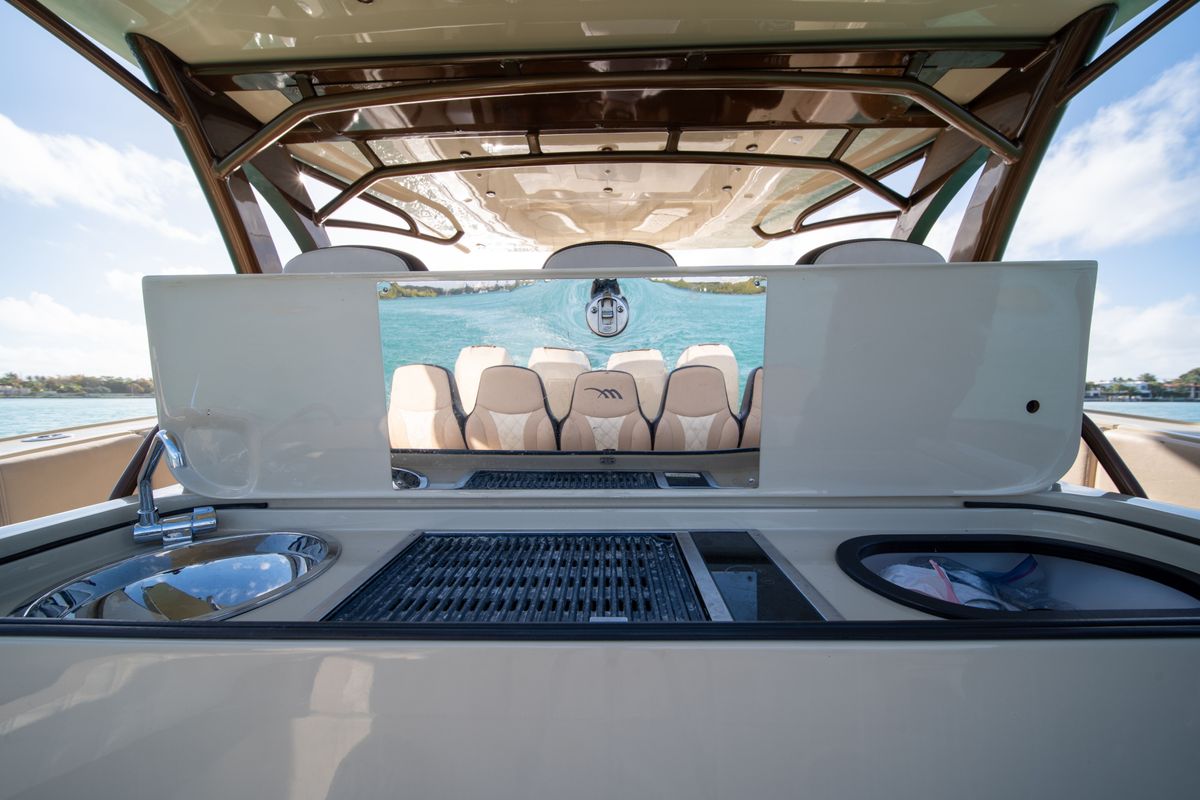 2019 Midnight Express 43 