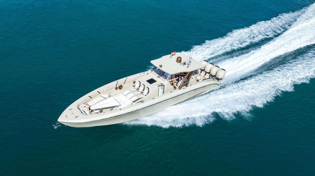 2019 Midnight Express 43 