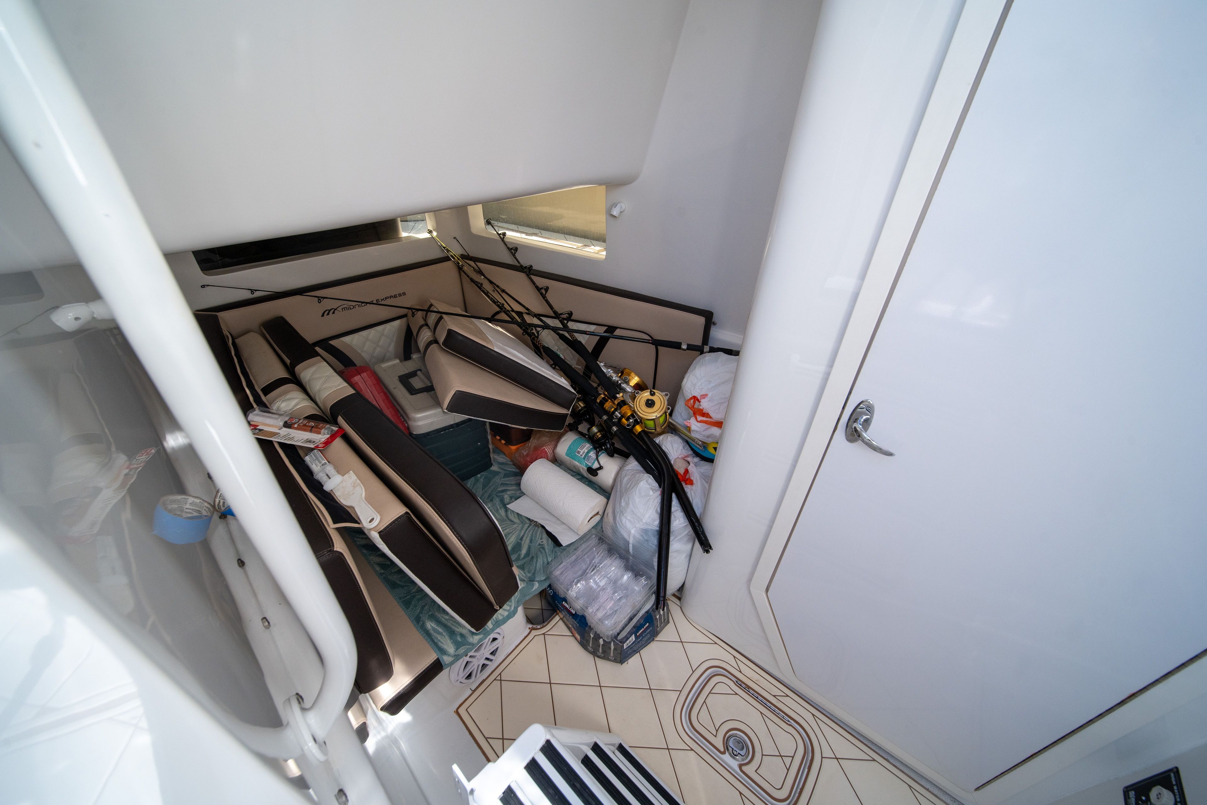 2019 Midnight Express 43 