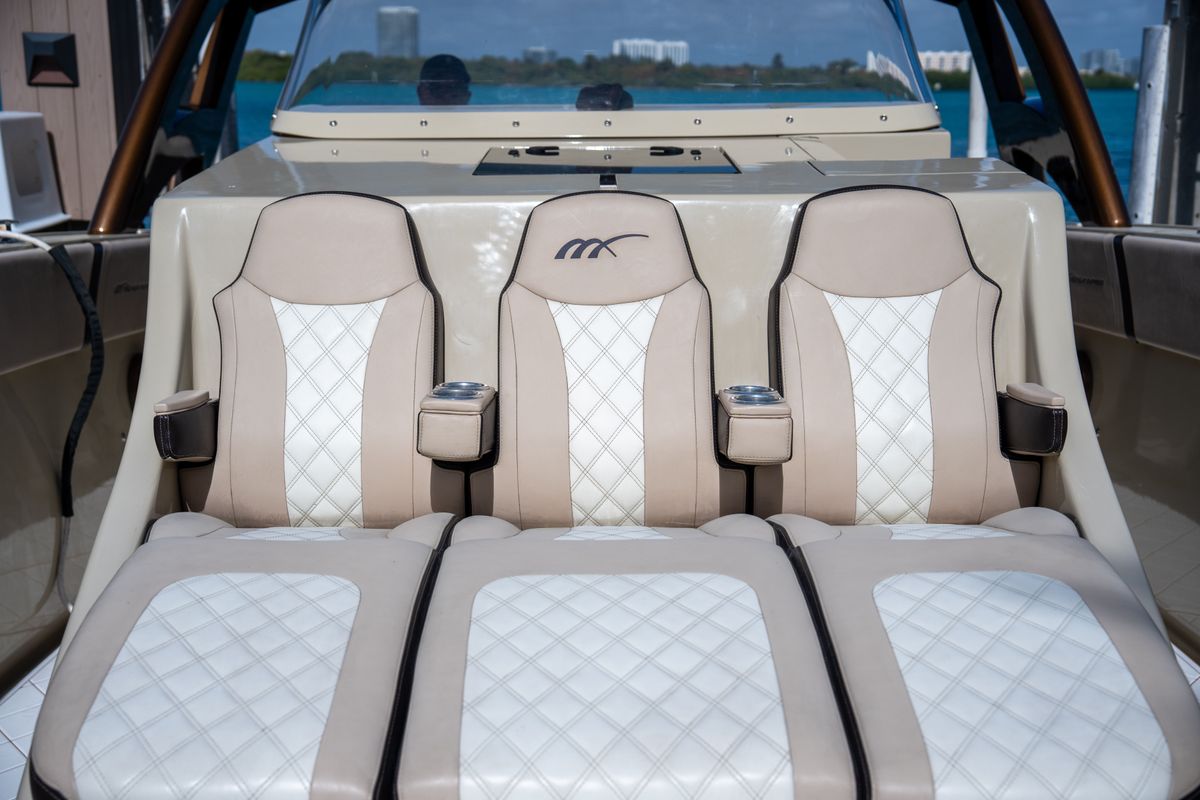 2019 Midnight Express 43 