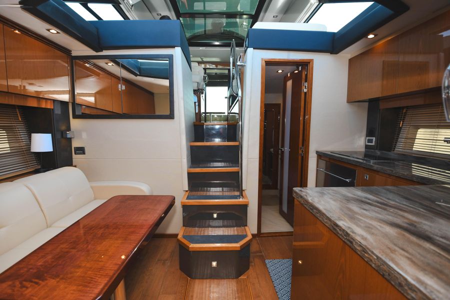 2015 Sea Ray 470 Sundancer