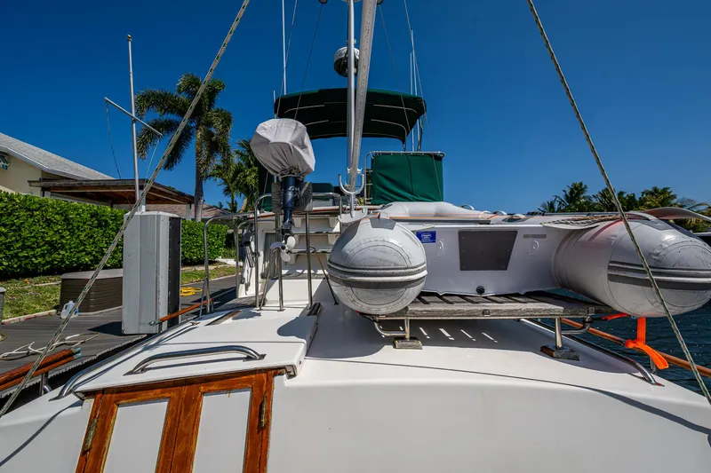 1000 Miles From Nowhere Yacht Photos Pics 