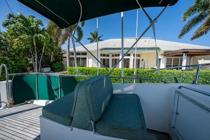 1000 Miles From Nowhere Yacht Photos Pics 