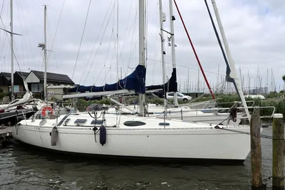 1990 Beneteau First 38s5