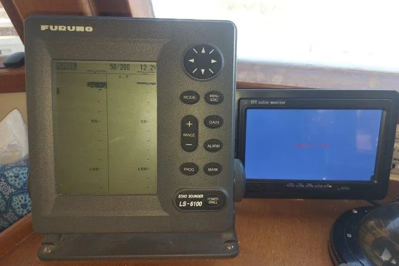 Kallisto Yacht Photos Pics Furuno LS-6100 echo sounder and TFT color monitor on 1982 Kadey-Krogen Krogen 42 Trawler.