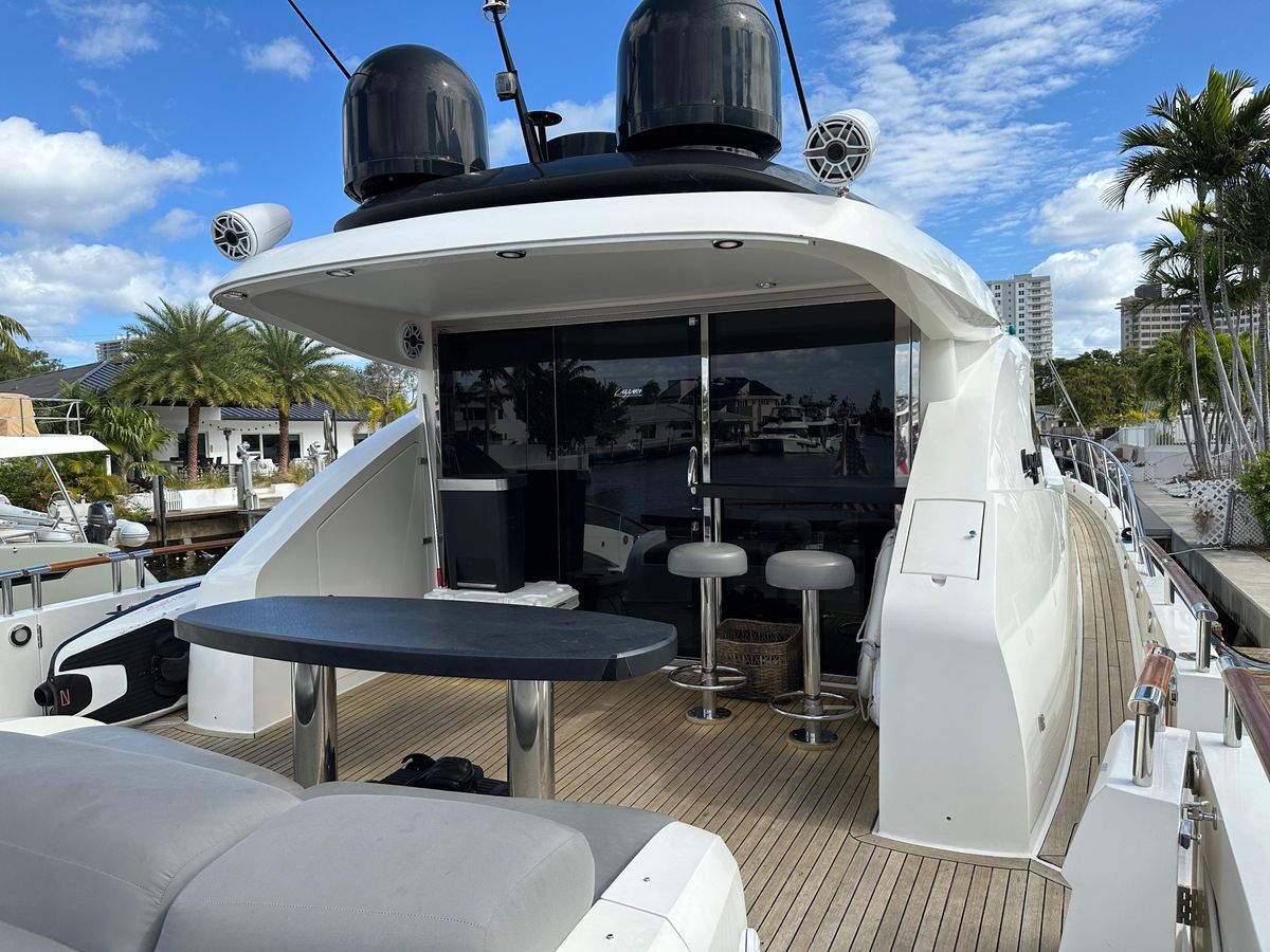 2009 Lazzara 76 