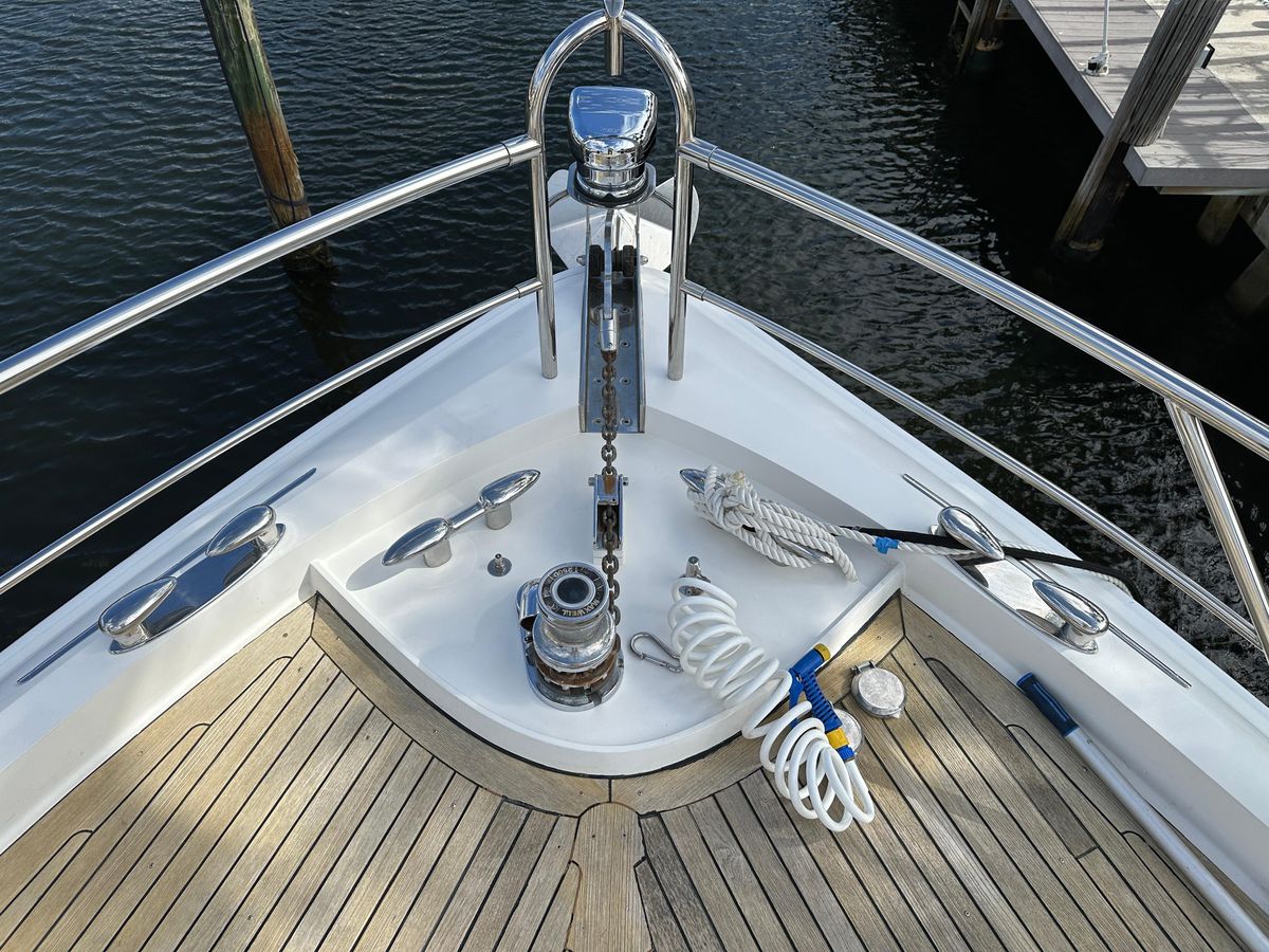 2009 Lazzara 76 
