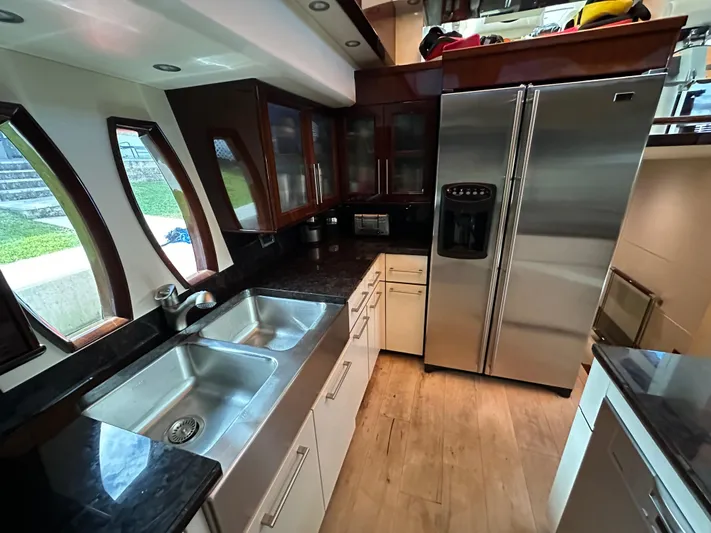 Volk Yacht Photos Pics 