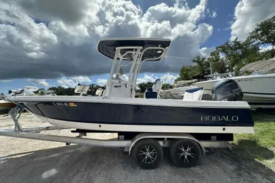 Robalo 226 Cayman