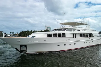 1999 Trinity Yachts Raised Pilothouse