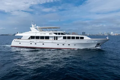 Trinity Yachts Raised Pilothouse