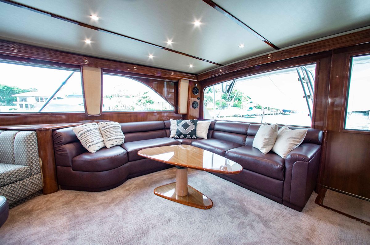2006 Viking 74 