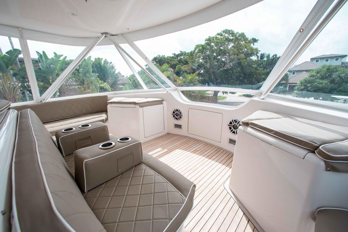 2006 Viking 74 