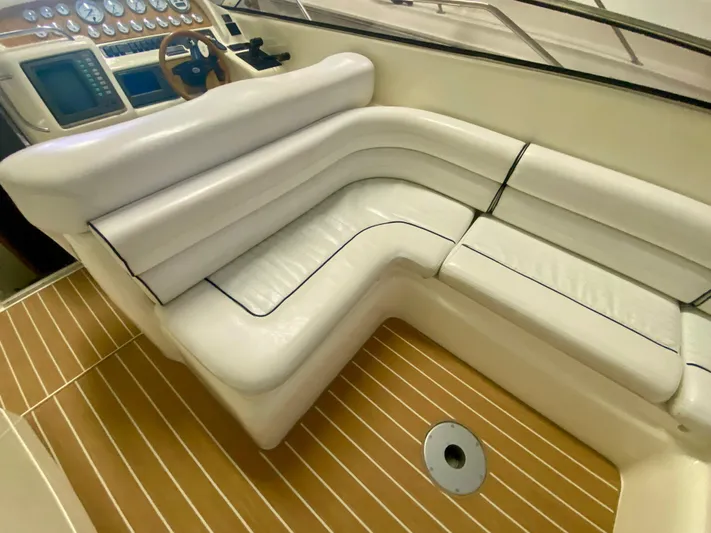 Tude Yacht Photos Pics Interior seating and dashboard of a 1995 Sunseeker Apache 45 boat.