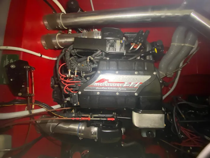 Tude Yacht Photos Pics 1995 Sunseeker Apache 45 engine compartment with MerCruiser EFI 502 Magnum engine.