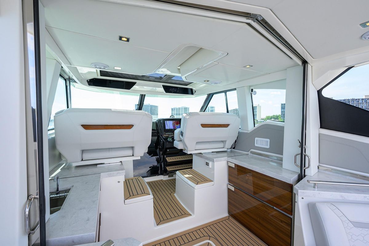 2022 Tiara Yachts 43 