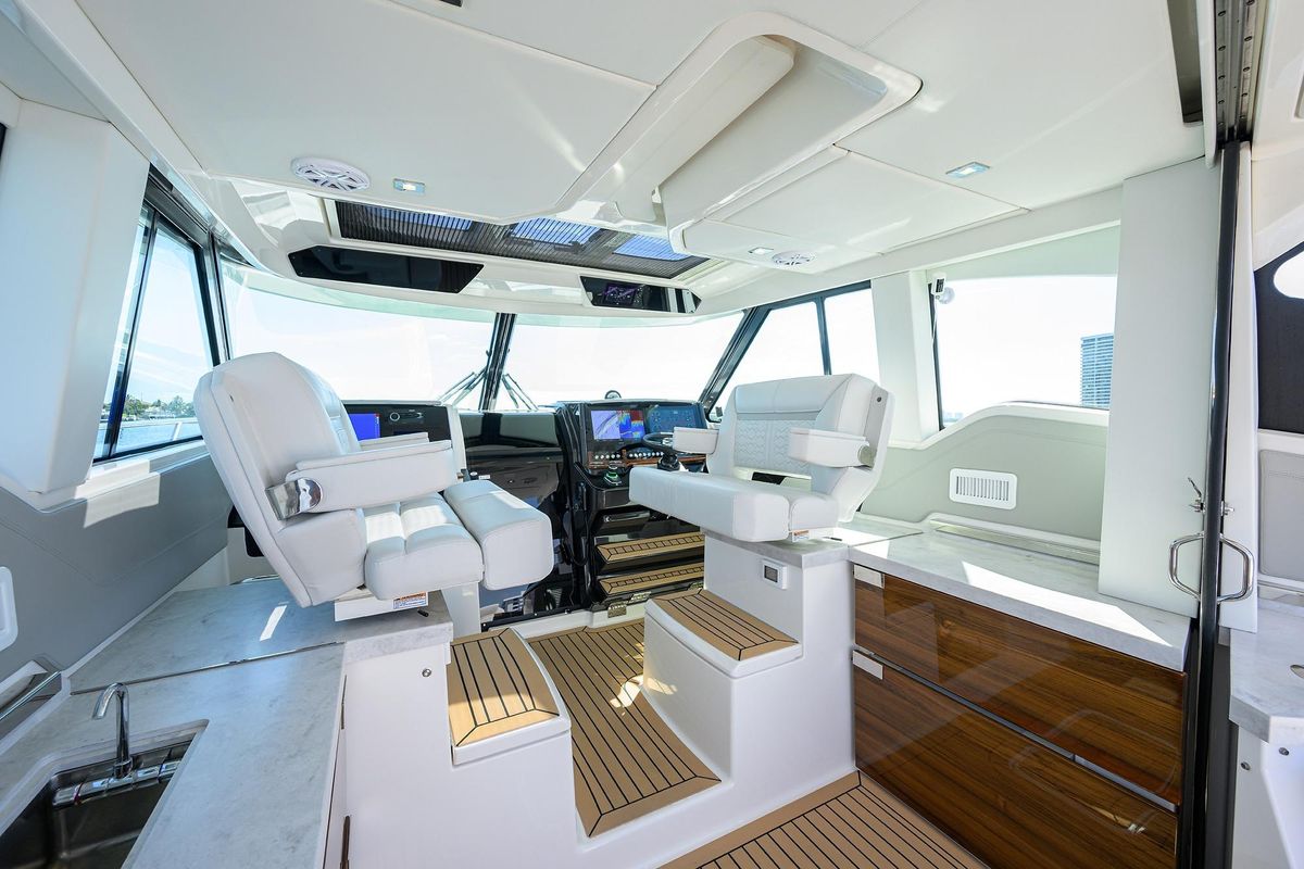 2022 Tiara Yachts 43 