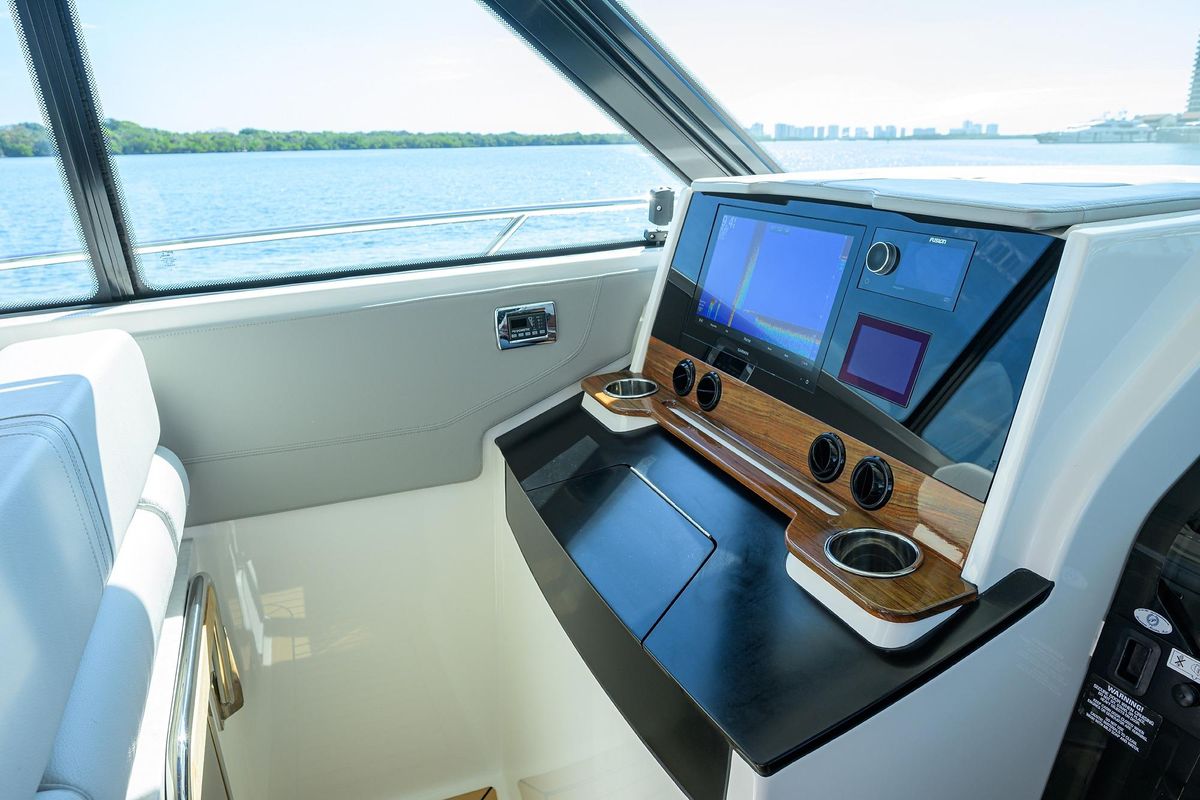 2022 Tiara Yachts 43 