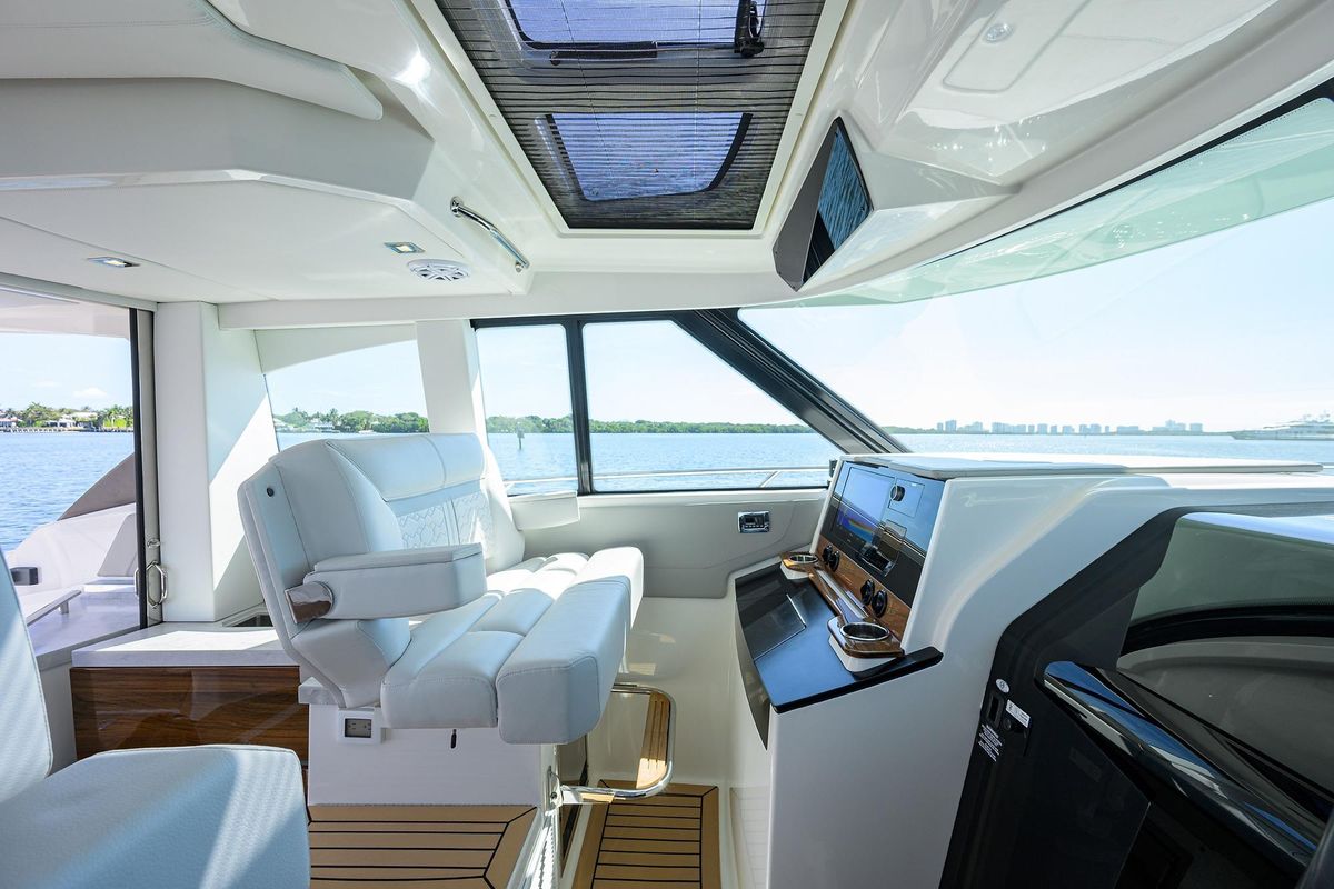 2022 Tiara Yachts 43 