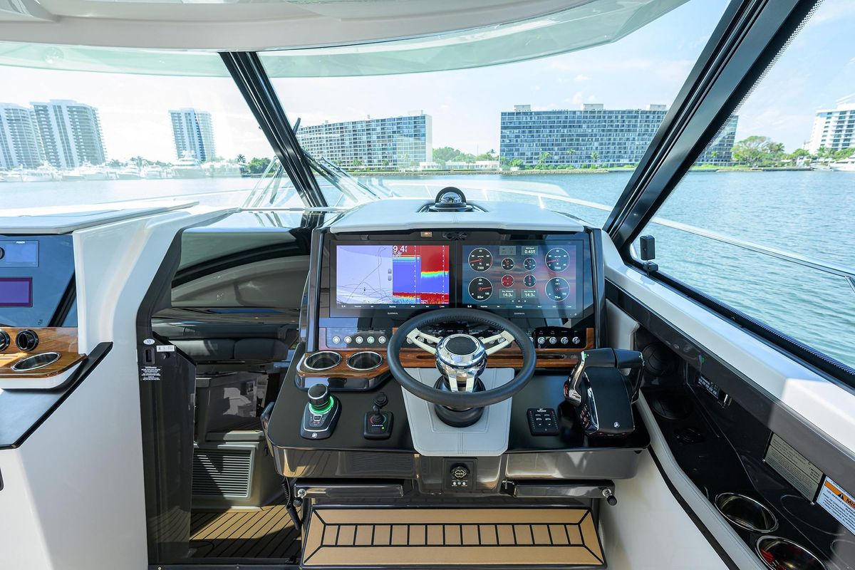 2022 Tiara Yachts 43 