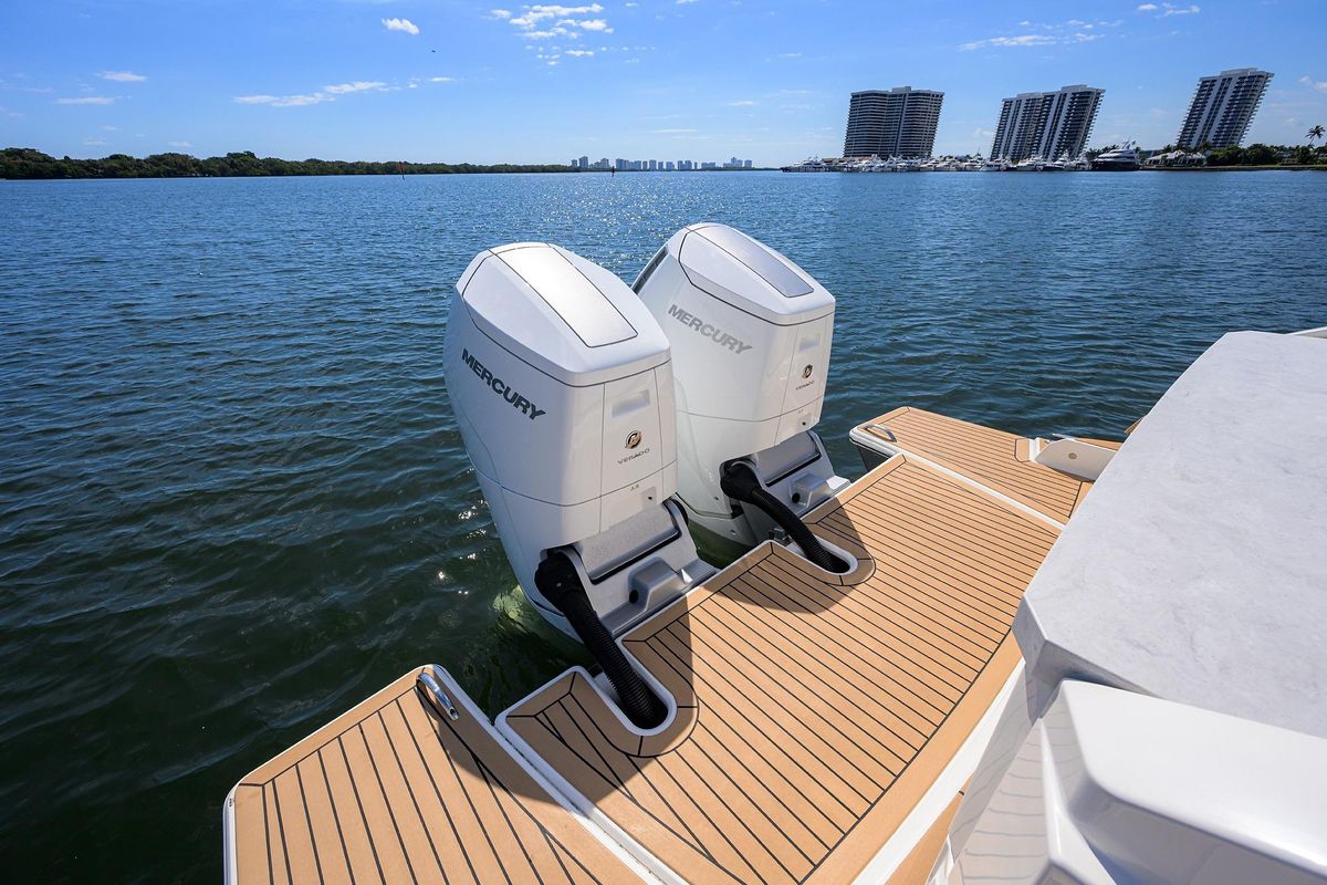 2022 Tiara Yachts 43 