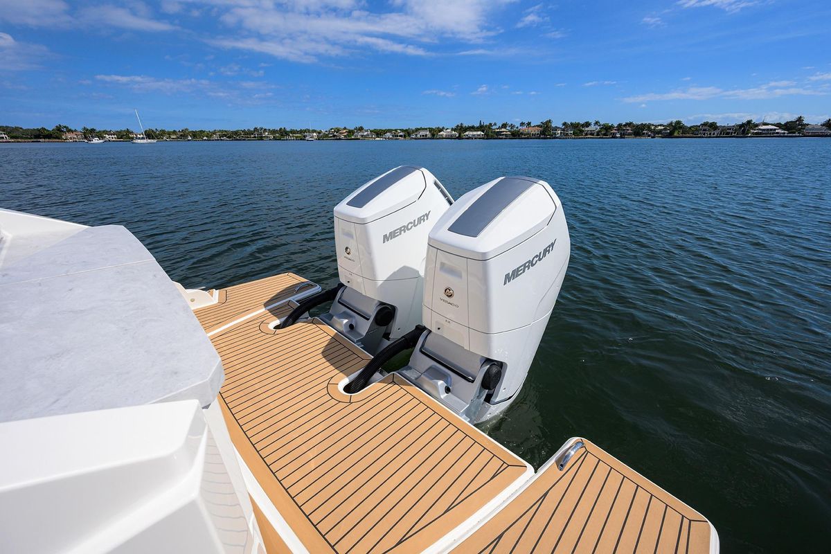 2022 Tiara Yachts 43 