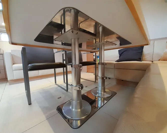  Yacht Photos Pics SottoTavolo