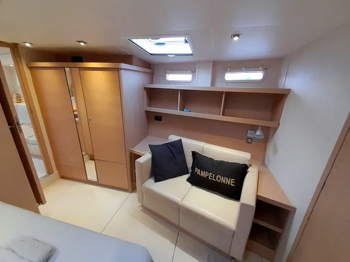  Yacht Photos Pics Camera da letto3