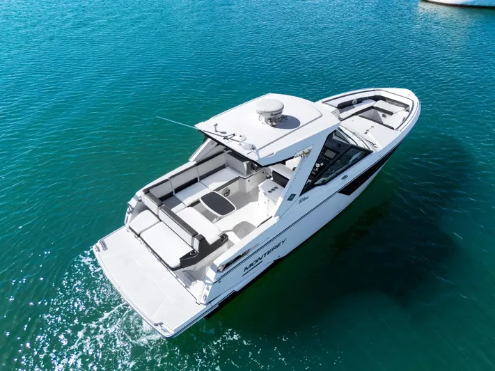  Yacht Photos Pics 2017 Monterey 378 Super Express on calm water.