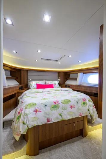 Indigo Yacht Photos Pics 